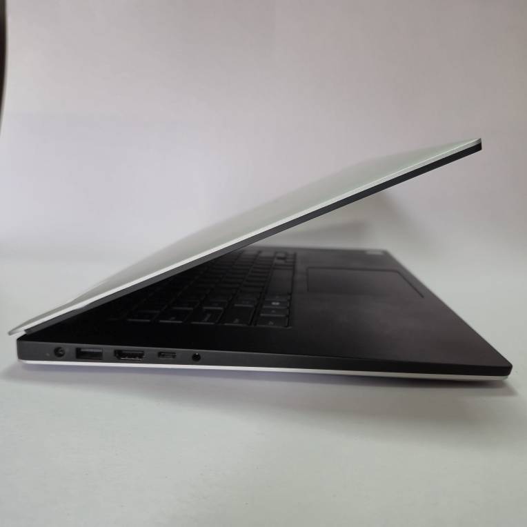 لپ تاپ استوک دل Dell Precision 5530 i7-8850H - 8GB - 256GB SSD - 4GB P2000 - 4k Touch